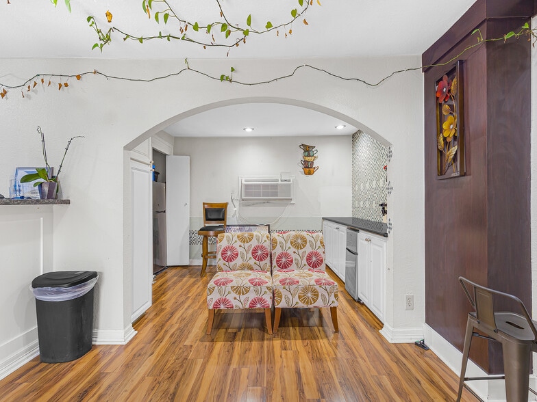 More Photos Of 6712 Morningside Dr, Houston Hospitality For Sale