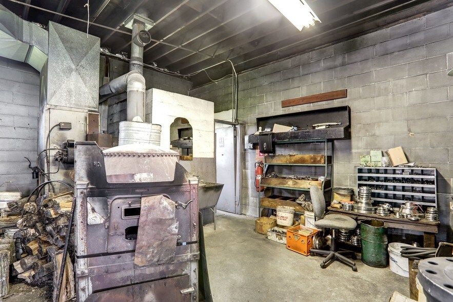More Photos Of 667 Lebanon Ave, Williamstown Warehouse For Lease