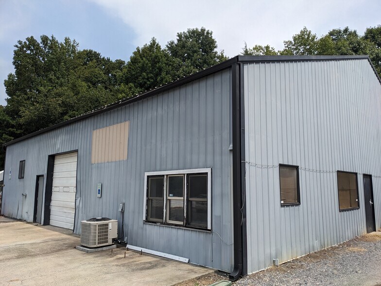 More Photos Of 4580 Charlotte Hwy, Lake Wylie Light Distribution For Lease