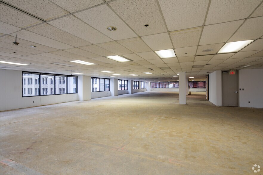 More Photos Of 200 N Broadway, Saint Louis Office For Lease