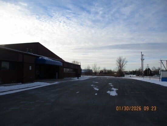 More Photos Of 1350 S Briggs St, Joliet Health Club For Sale
