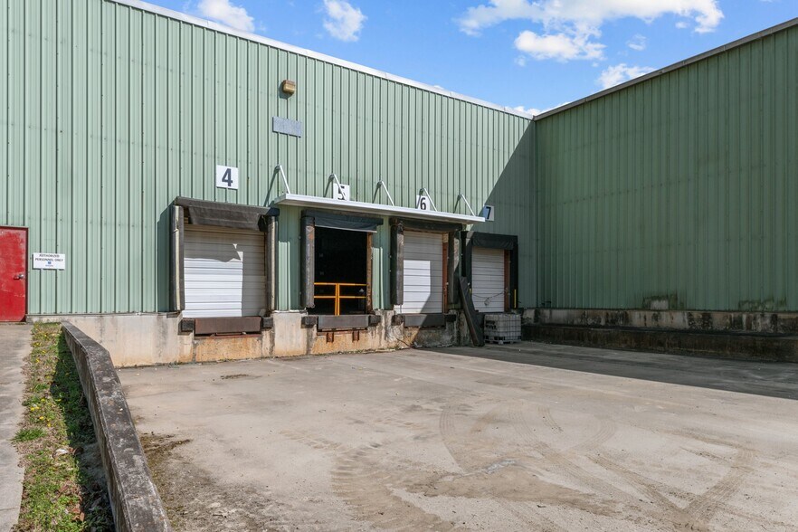 More Photos Of 197 Bosch Blvd, New Bern Warehouse For Lease