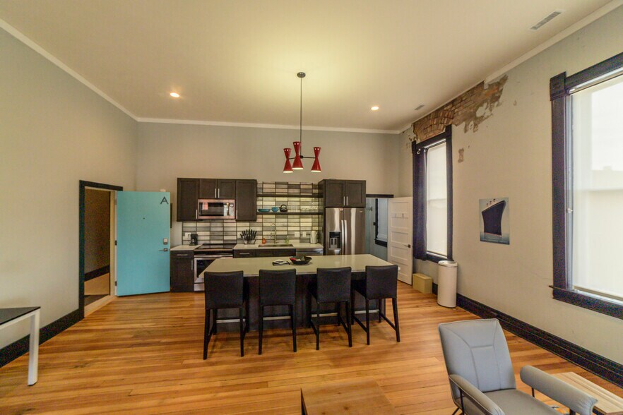 More Photos Of 115 NW 3rd St, Abilene Office Residential For Sale