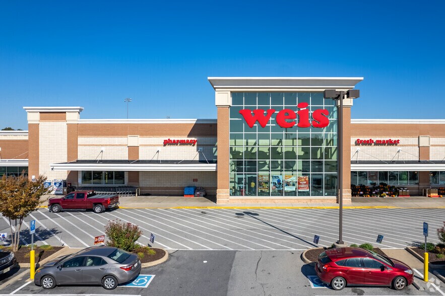 More Photos Of 217 Oak Lee Dr, Ranson Unknown For Lease