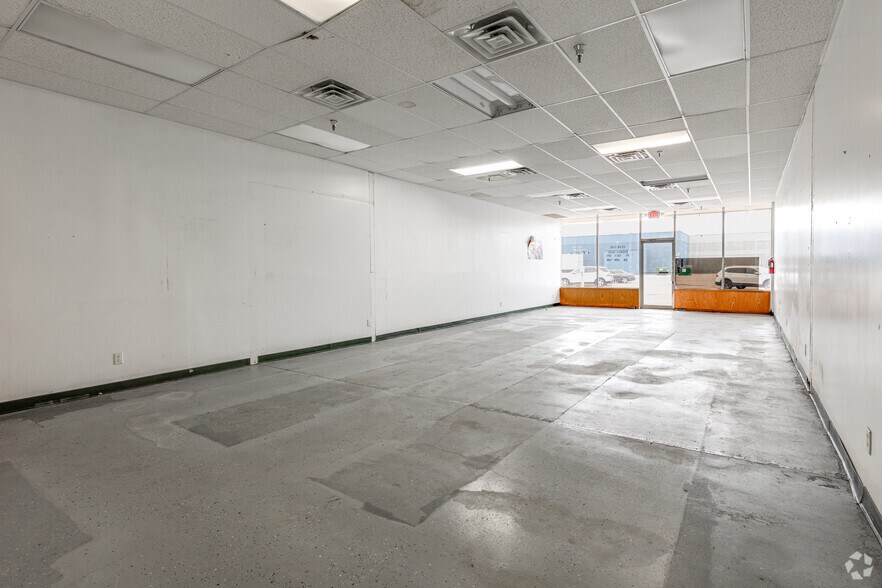 More Photos Of 1605 1st St S, Willmar Storefront For Lease