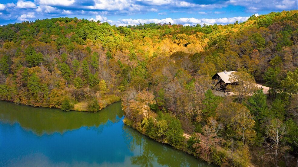 More Photos Of 3134 E Van Buren, Eureka Springs Hotel For Sale