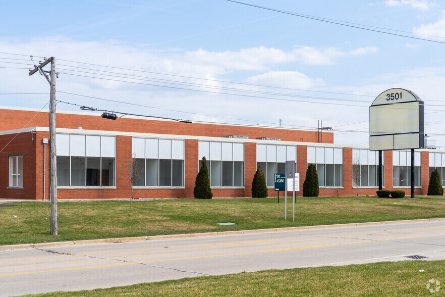 Primary Photo Of 3501 Mount Prospect Rd, Franklin Park Industrial For Sale