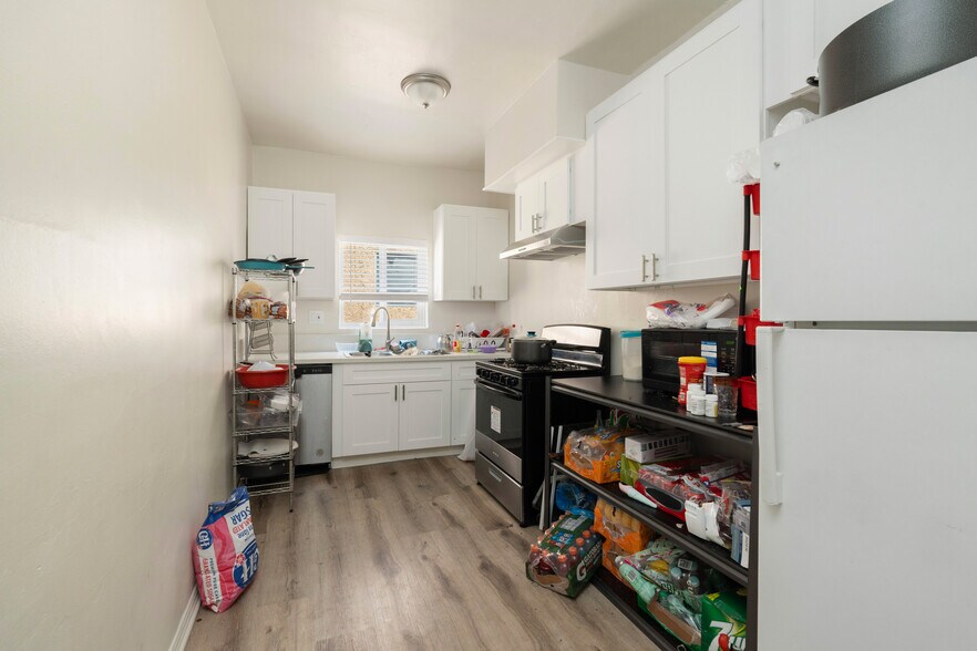 More Photos Of 600 N Soto St, Los Angeles Apartments For Sale