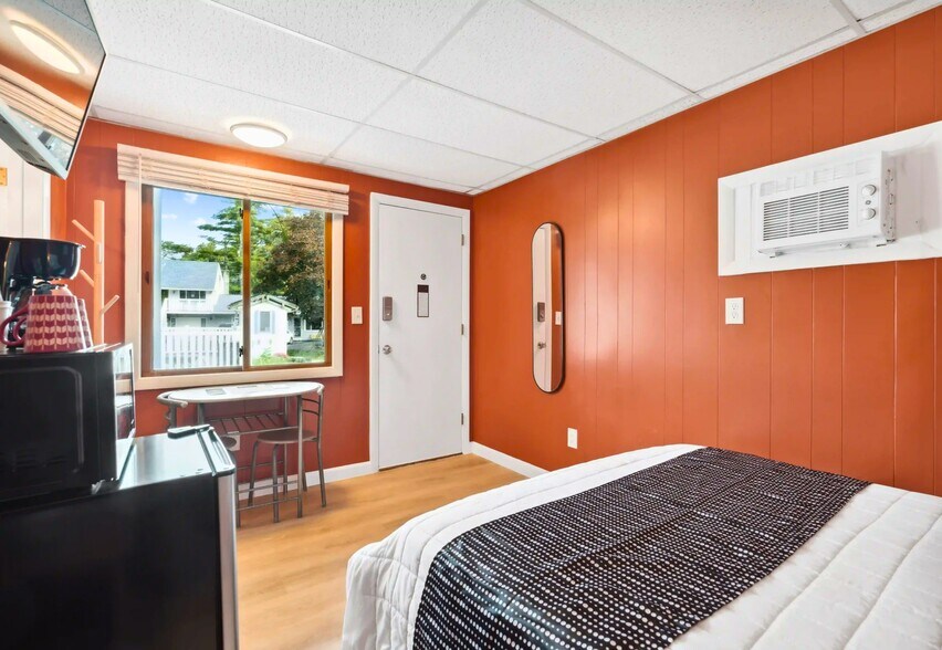 More Photos Of 773 Post Rd, Wells Hotel For Sale