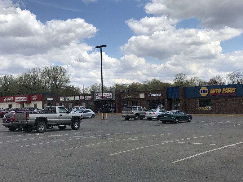 More Photos Of 110-114 S Rum River Dr, Princeton General Retail For Lease