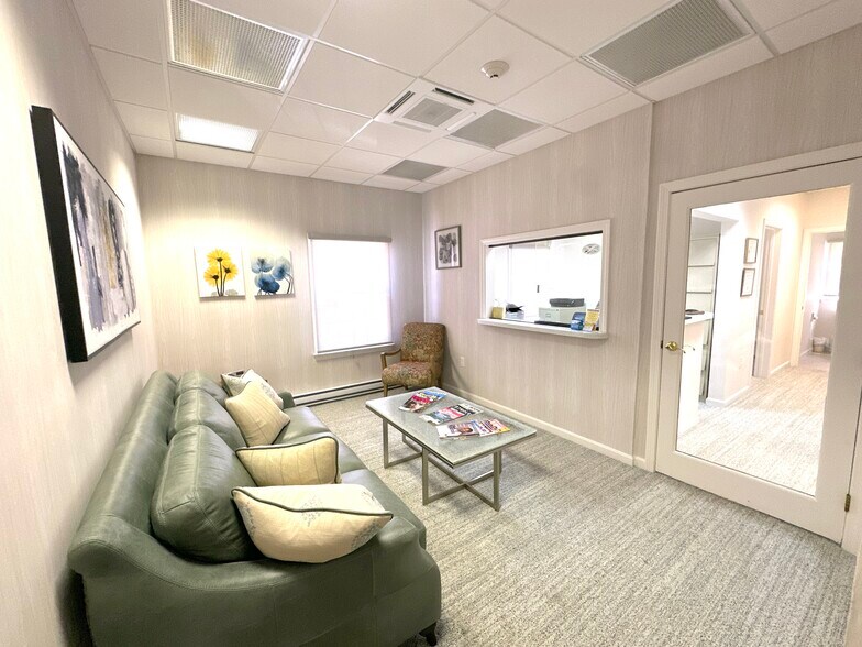 More Photos Of 230 Lafayette Rd, Portsmouth Office For Sale