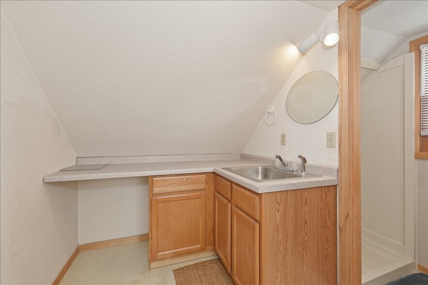 More Photos Of 1727 E Superior St, Duluth Multifamily For Sale