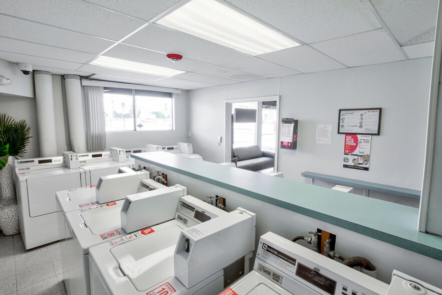 More Photos Of 200 S 8th St, Las Vegas Apartments For Sale