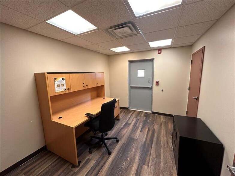 More Photos Of 2247 Babcock Blvd, Pittsburgh Office For Lease
