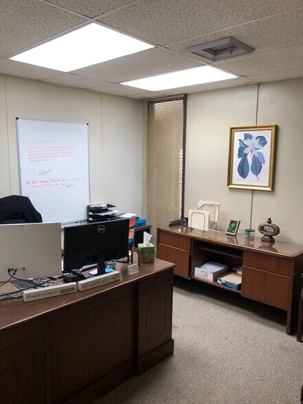 More Photos Of 4221 Linwood Ave, Shreveport Office For Sale