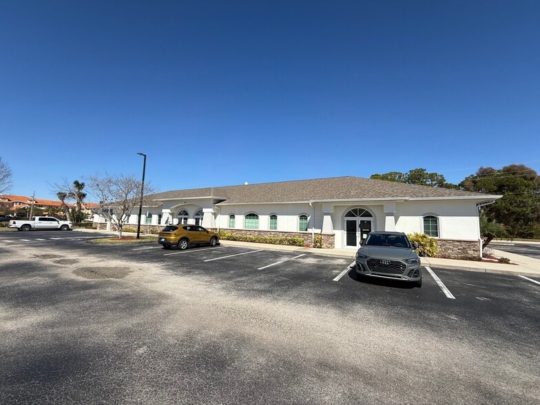 More Photos Of 389 Commerce Pky, Rockledge Medical For Lease