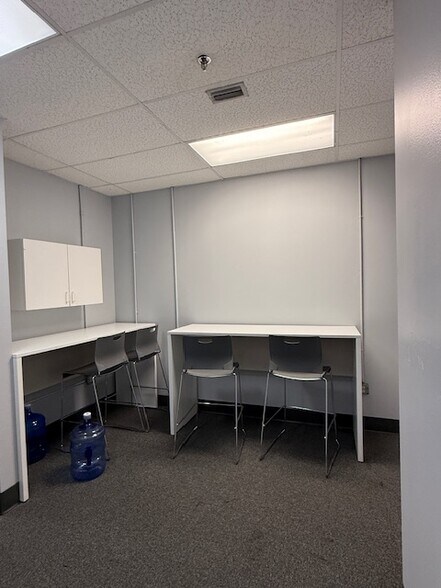 More Photos Of 1970 Main St, Sarasota Office For Lease