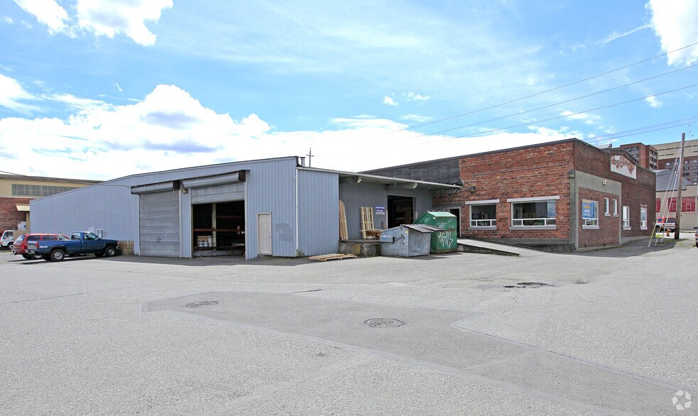 More Photos Of 2202 Wall St, Everett Warehouse For Lease