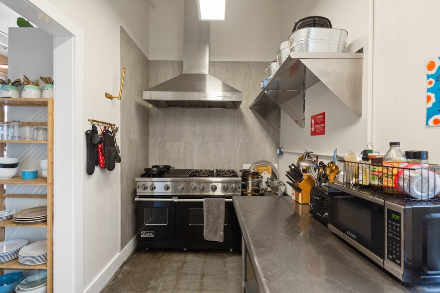 More Photos Of 134 Chapala St, Santa Barbara Hospitality For Sale