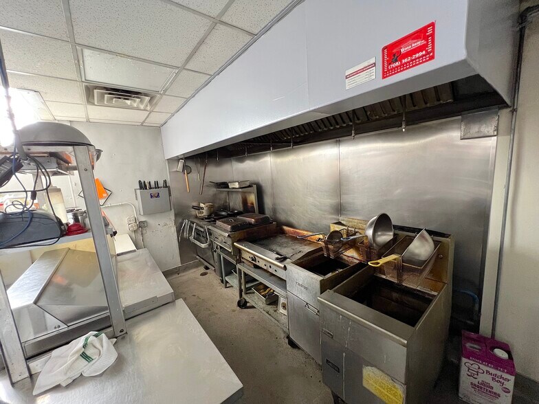 More Photos Of 5901 W Lawrence Ave, Chicago Freestanding For Sale