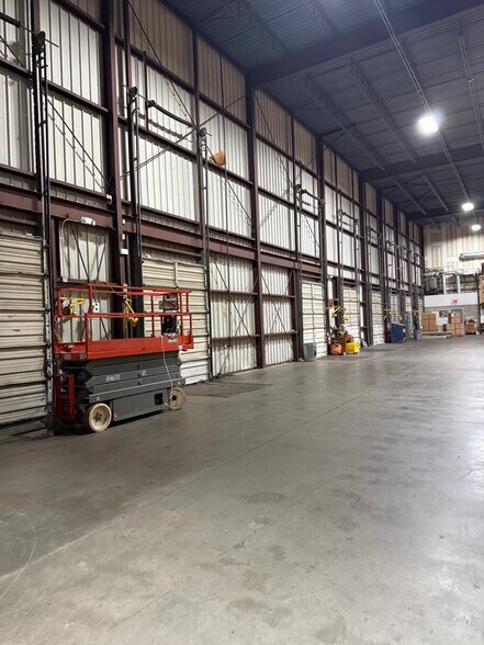 More Photos Of 2 Energy Way, West Warwick Distribution For Lease