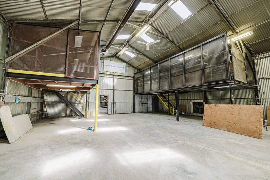 More Photos Of 824 Poplar St, Carlin Industrial For Sale