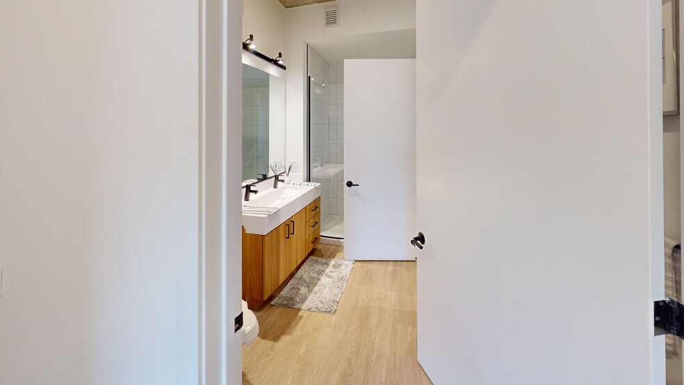 More Photos Of 1717 S Michigan Ave, Chicago Apartments For Lease