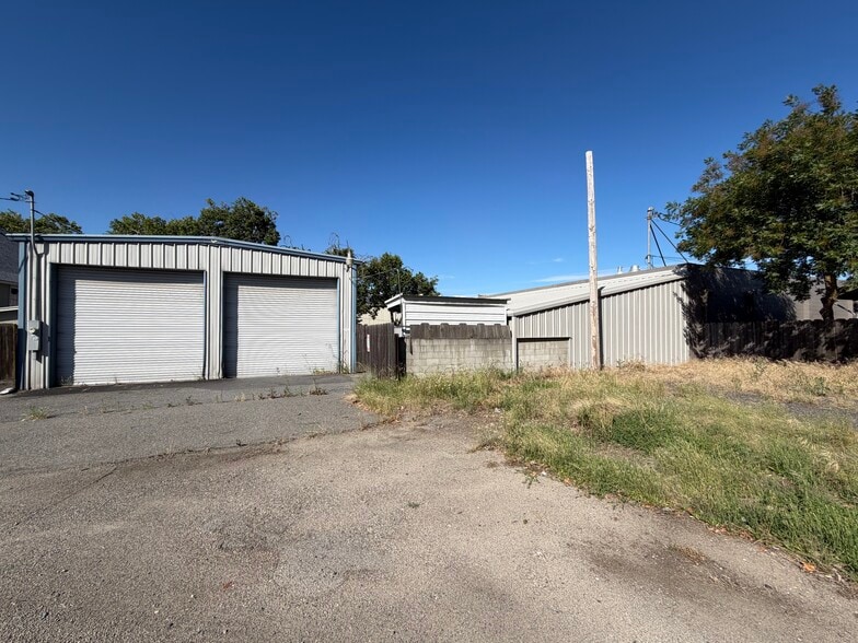 More Photos Of 1730-1755 Jackson Ave, Escalon Freestanding For Sale