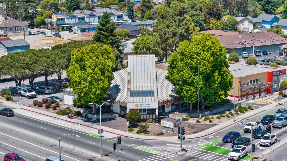 More Photos Of 806 Ocean St, Santa Cruz General Retail For Sale