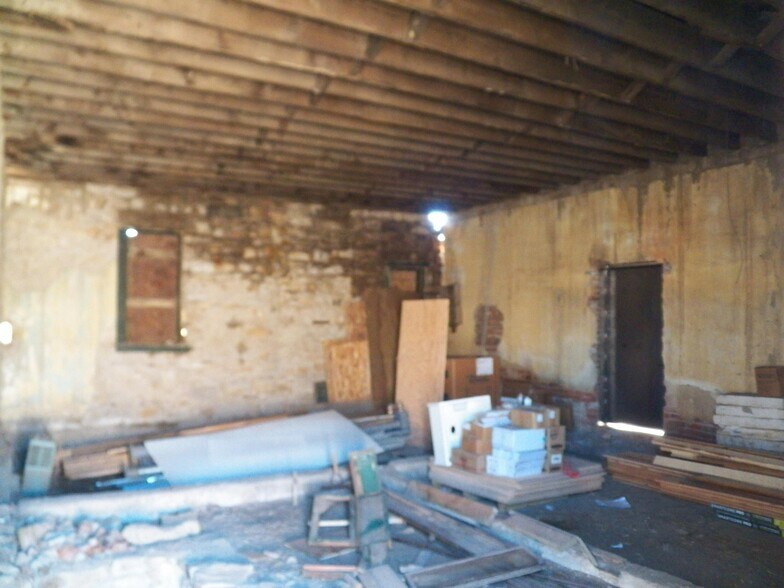 More Photos Of 102 E Main St, Aguilar Specialty For Sale