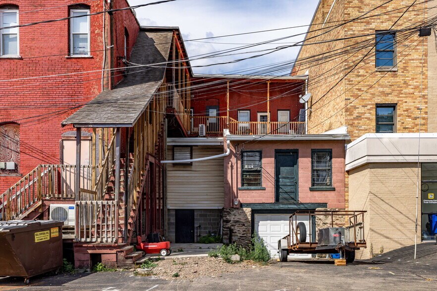 More Photos Of 23 W Main St, Canton Flex For Sale