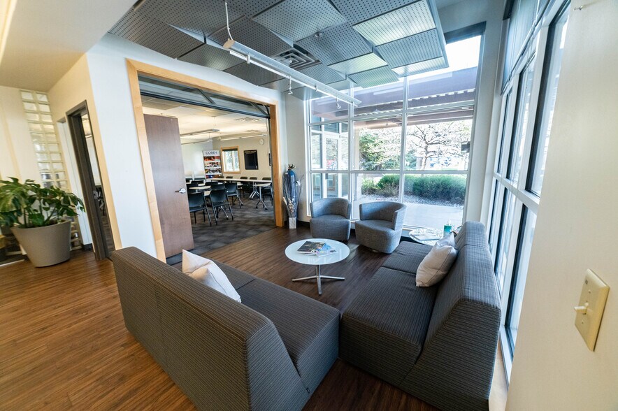 More Photos Of 1109 Oak Park Dr, Fort Collins Office For Lease