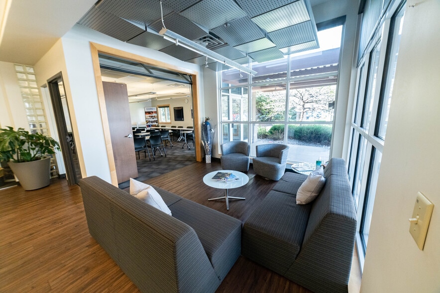 More Photos Of 1109 Oak Park Dr, Fort Collins Office For Lease