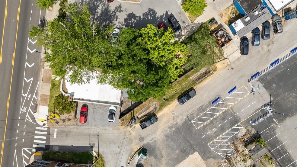 More Photos Of 525 Cherokee Blvd, Chattanooga Office For Lease