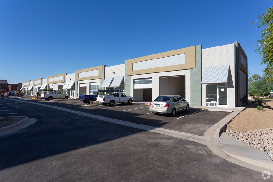 More Photos Of 430 N Dysart Rd, Goodyear Light Manufacturing For Lease