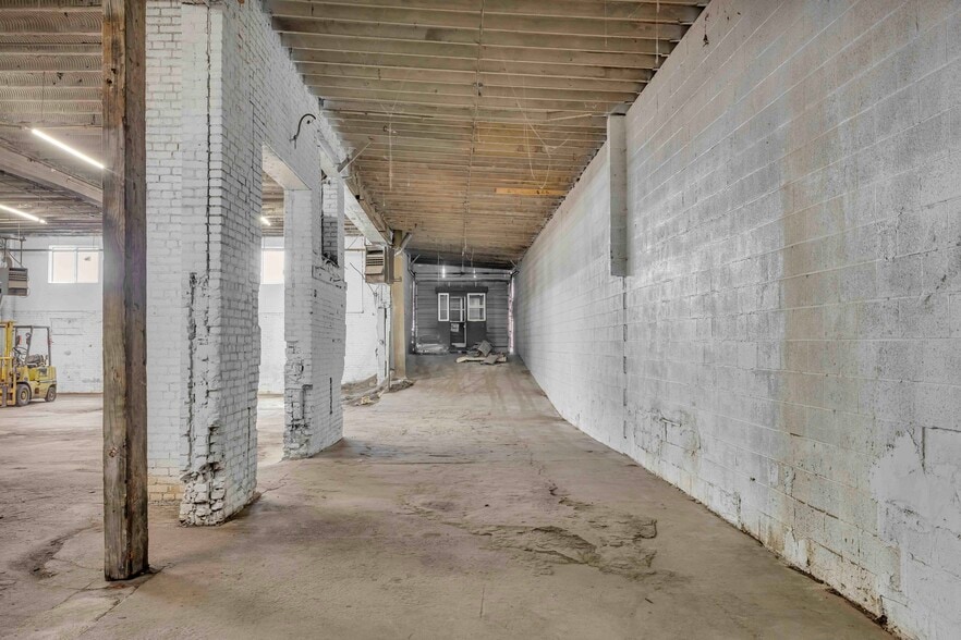 More Photos Of 7424 Bessemer Ave, Cleveland Warehouse For Sale