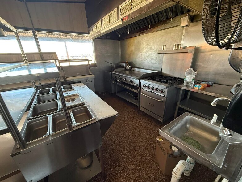 More Photos Of 507 E North Ave, Tonkawa Fast Food For Sale