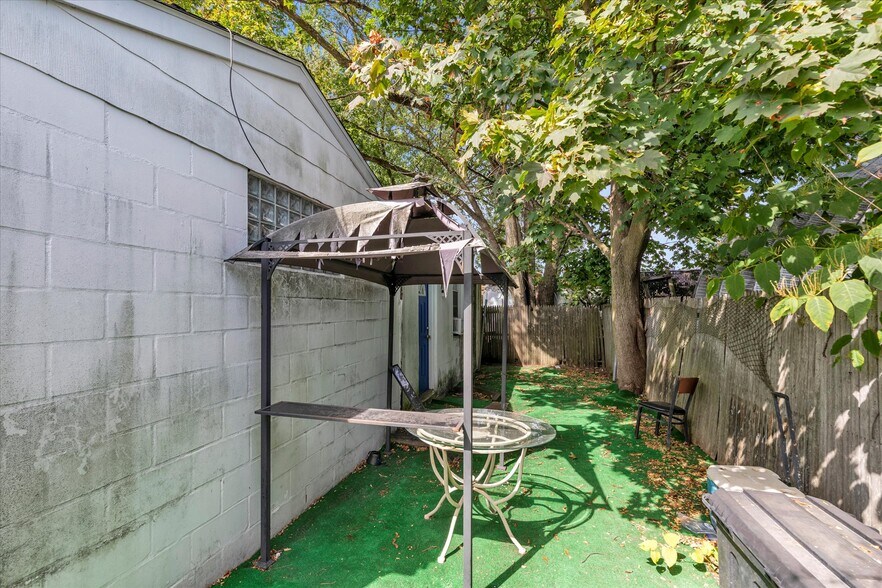 More Photos Of 105 Eastern Blvd, Baldwin Multifamily For Sale