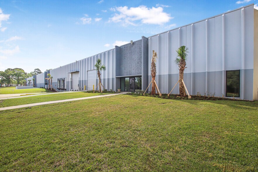 More Photos Of 7391 Pepperdam Ave, North Charleston Warehouse For Lease