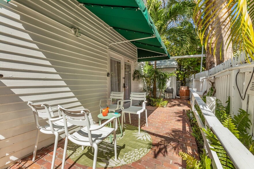 More Photos Of 1117 Duval St, Key West Hospitality For Sale