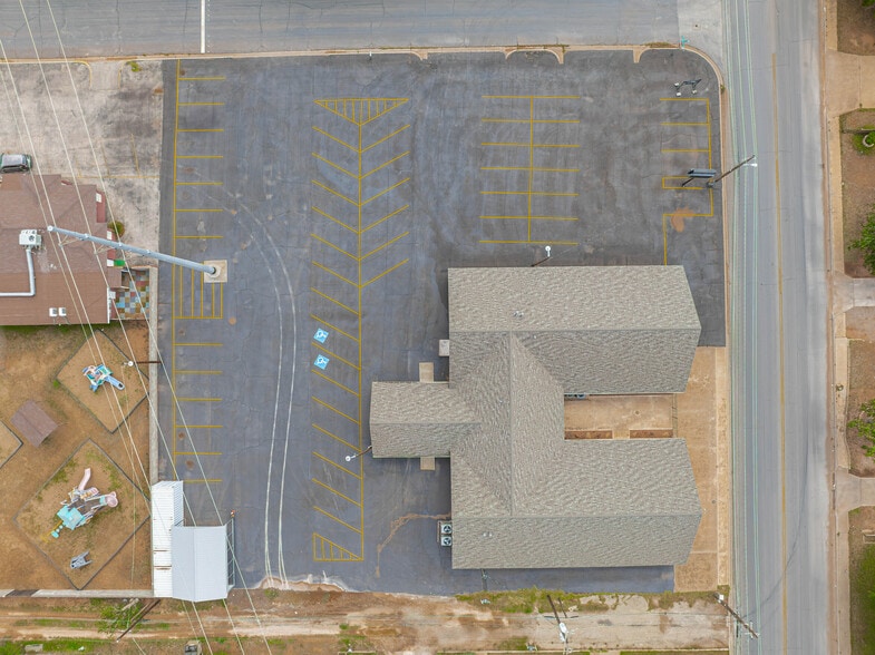 More Photos Of 1001 Austin St, Midland Religious Facility For Sale