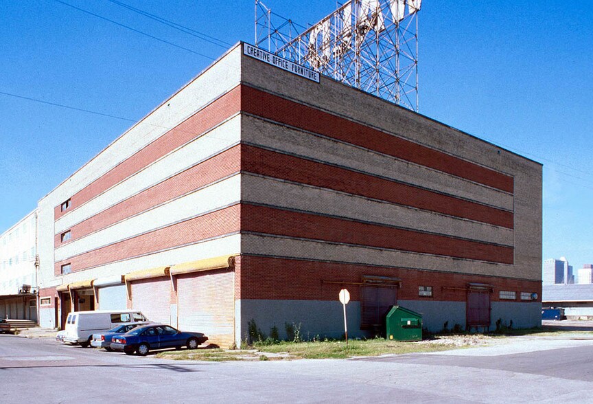 More Photos Of 812 Live Oak St, Houston Office For Sale