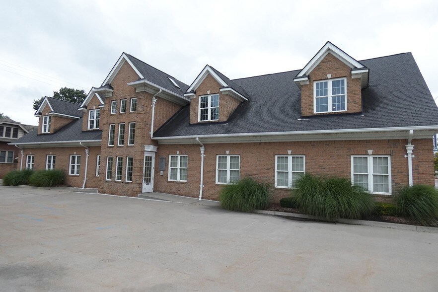 Primary Photo Of 14950 E Jefferson Ave, Grosse Pointe Park Office For Lease