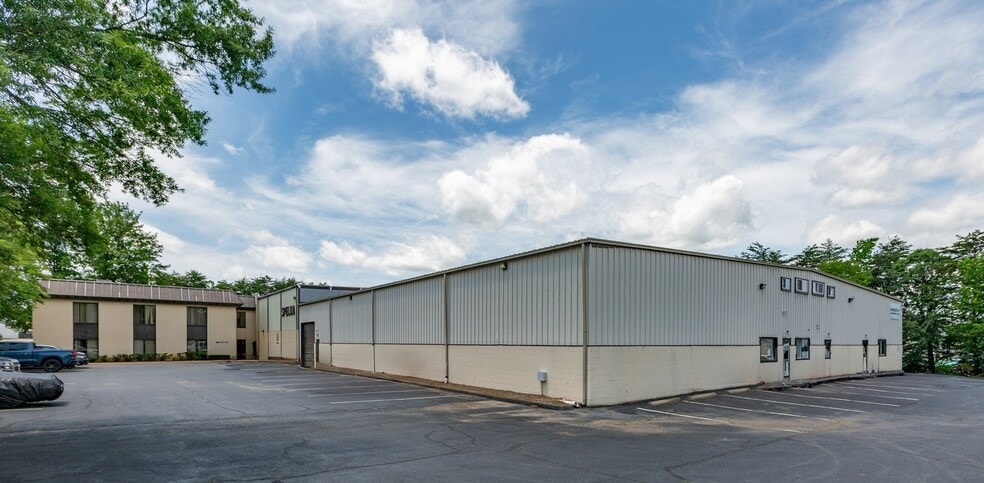 Primary Photo Of 4900-4910 Quality Dr, Fredericksburg Warehouse For Lease