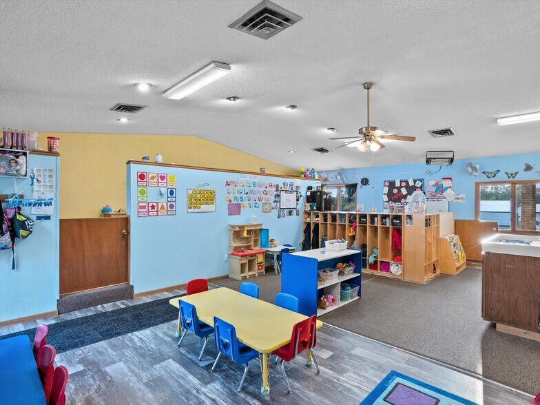 More Photos Of 1017 Laurel St, Marshfield Specialty For Sale