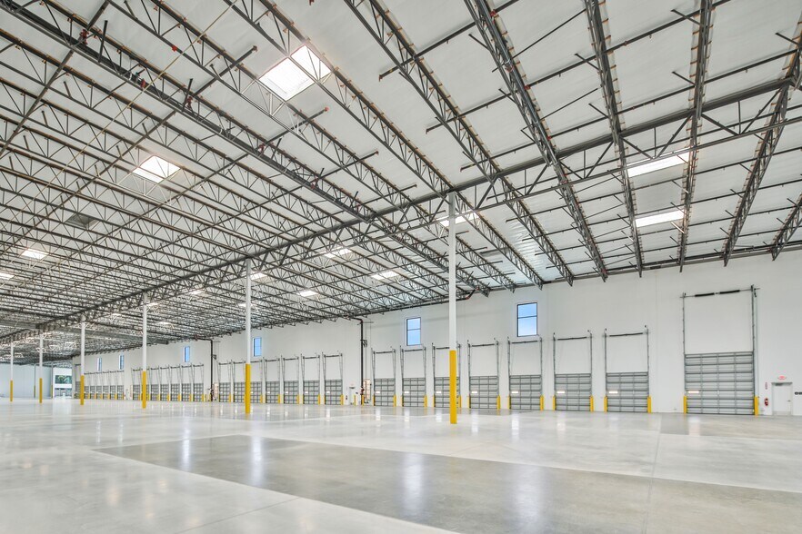 More Photos Of 25485 Springbrook Ave, Santa Clarita Warehouse For Sale