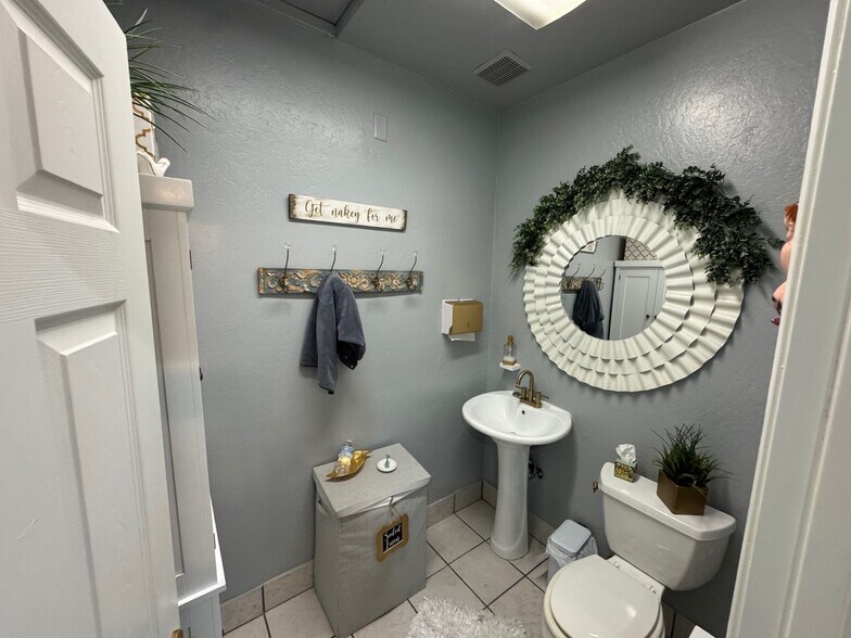 More Photos Of 263 N 3rd St, Porterville Coworking Space