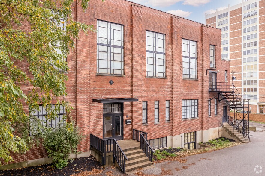 More Photos Of 118 W 5th St, Covington Loft Creative Space For Sale