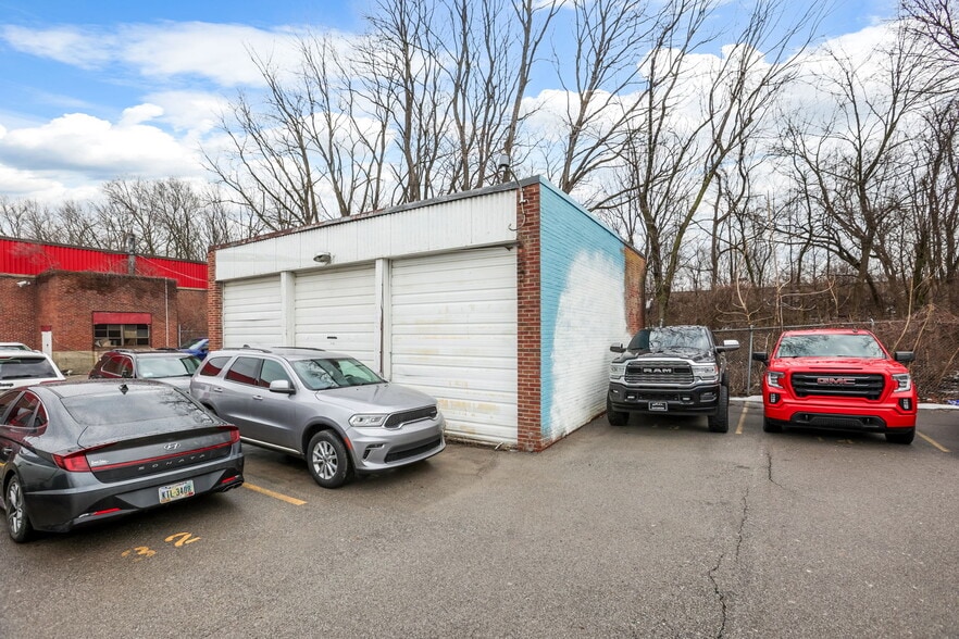 More Photos Of 808 Rhoads Ave, Columbus Warehouse For Sale