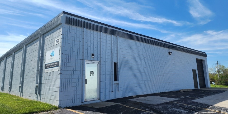 Primary Photo Of 250-260 E Oak St, Oak Creek Warehouse For Lease